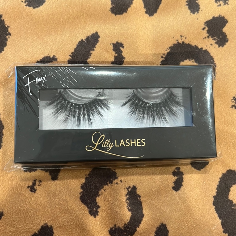 Lilly lashes in Miami